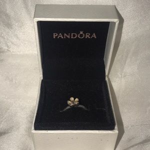 Size 5 Pandora flower ring